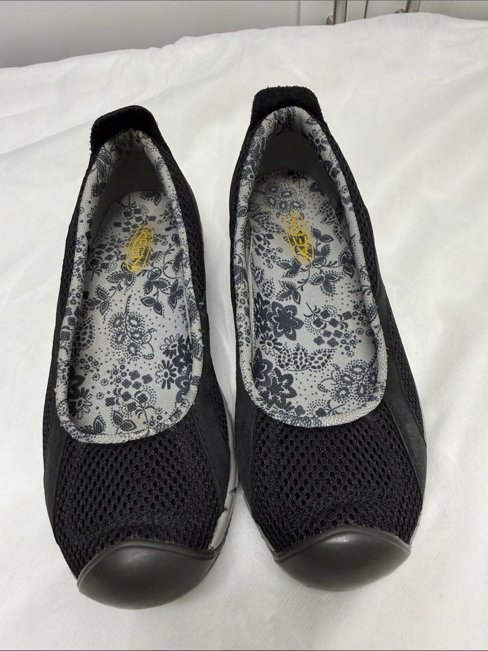 Keen Black Mesh Slip-On Flats with Floral Insole NWOT
